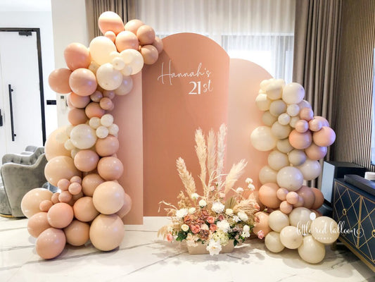 The Ultimate Guide to Balloon Photo Booths: Adding a Pop of Fun to Your Next Event - Photobooth Décor